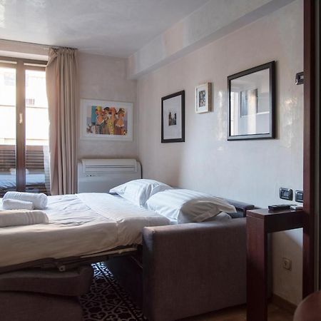 Youhosty - Duomo Studio Apartment มิลาน ภายนอก รูปภาพ