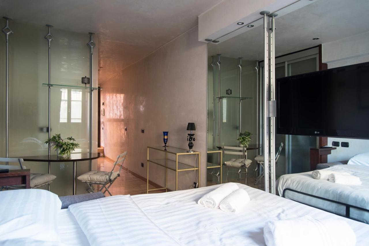 Youhosty - Duomo Studio Apartment มิลาน ภายนอก รูปภาพ