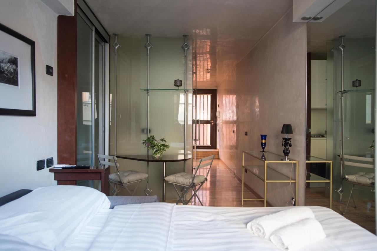 Youhosty - Duomo Studio Apartment มิลาน ภายนอก รูปภาพ